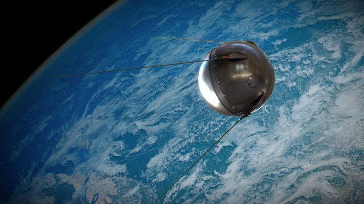 Какой спутник Земли был первым?